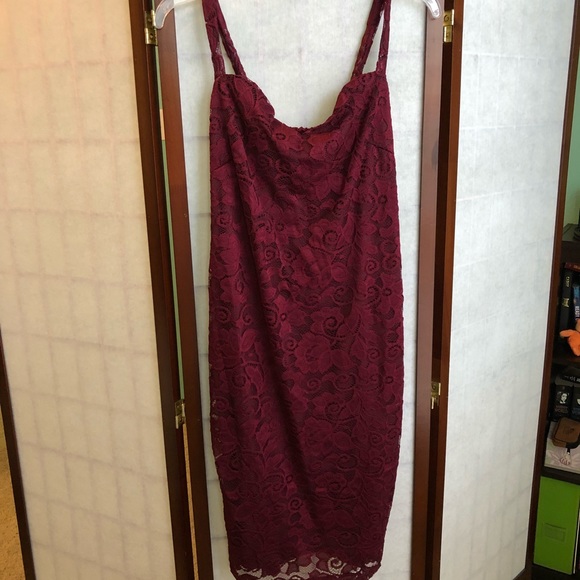 CBR Dresses & Skirts - Burgundy Lace Cocktail Dress